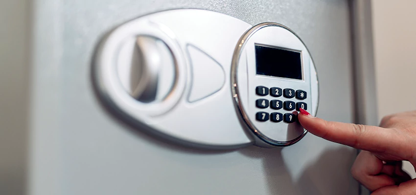 Jewelry Safe Cracking in Fontana, California